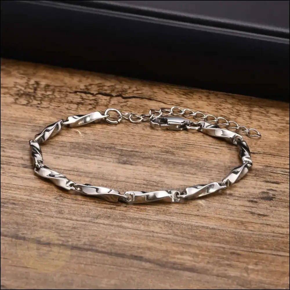 Cebrián Twisted Chain Bracelet - BERML BY DESIGN JEWELRY FOR MEN