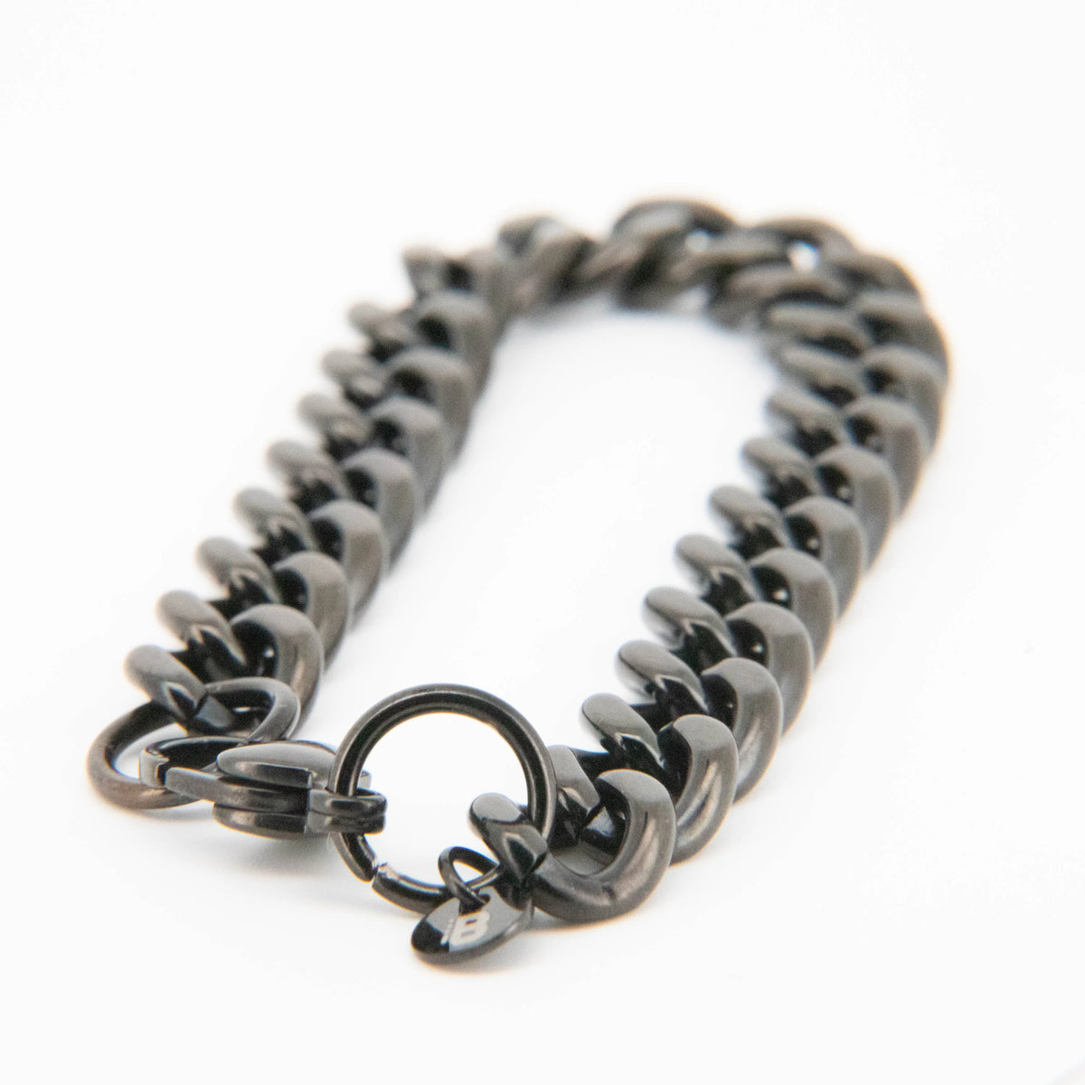 Gunmetal gray chain bracelet with a round clasp.