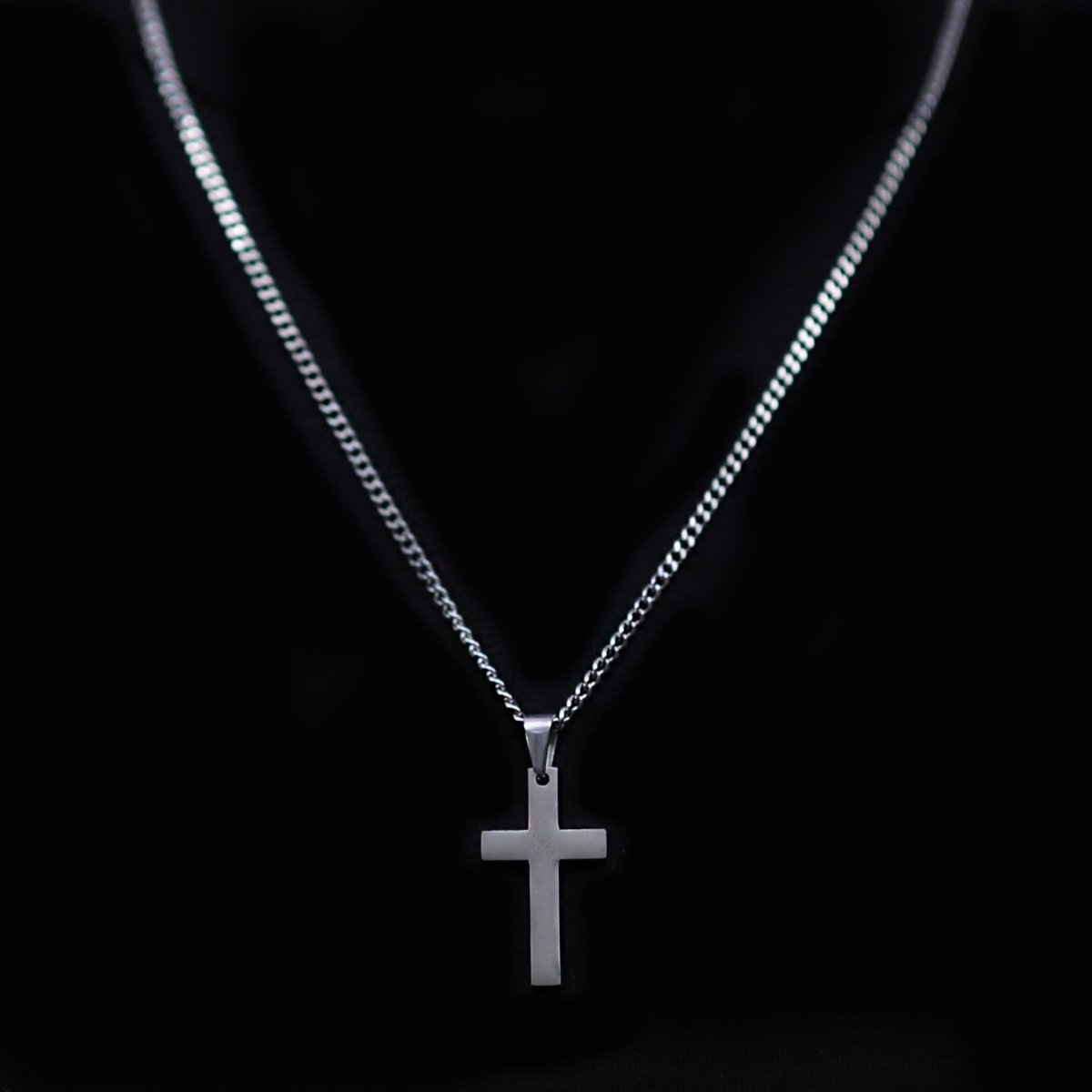Eugenio Chain Necklace with Pendant